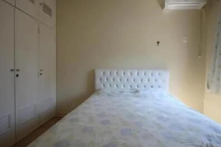 Room 3 of 21