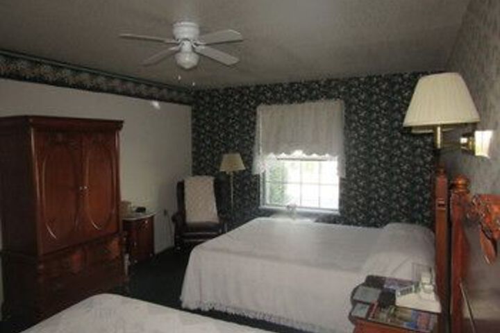 Room 25 of 58