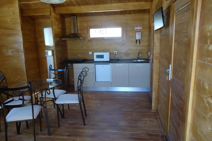 Room 9 of 28
