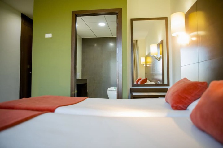 Room 16 of 75
