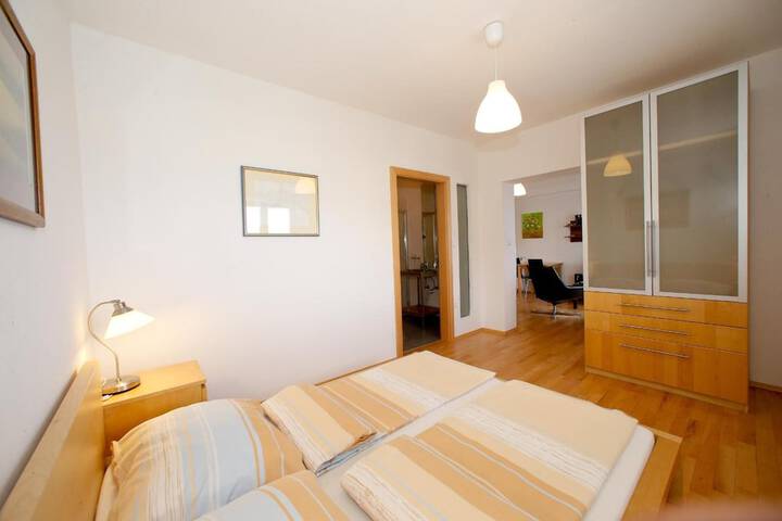 Room 6 of 65