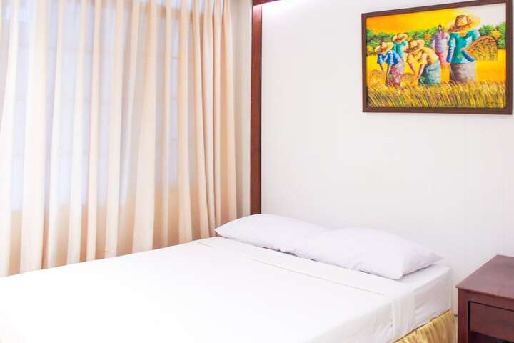 Room 32 of 62