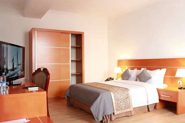 Room 17 of 31