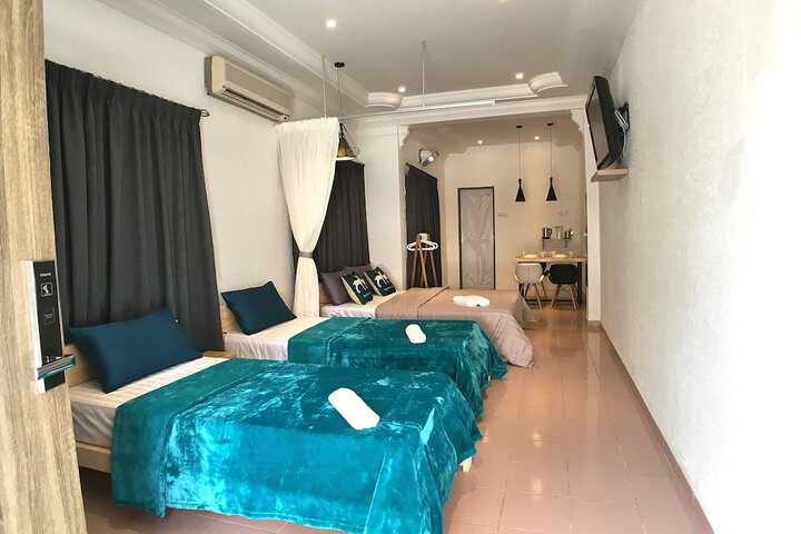Room 10 of 38