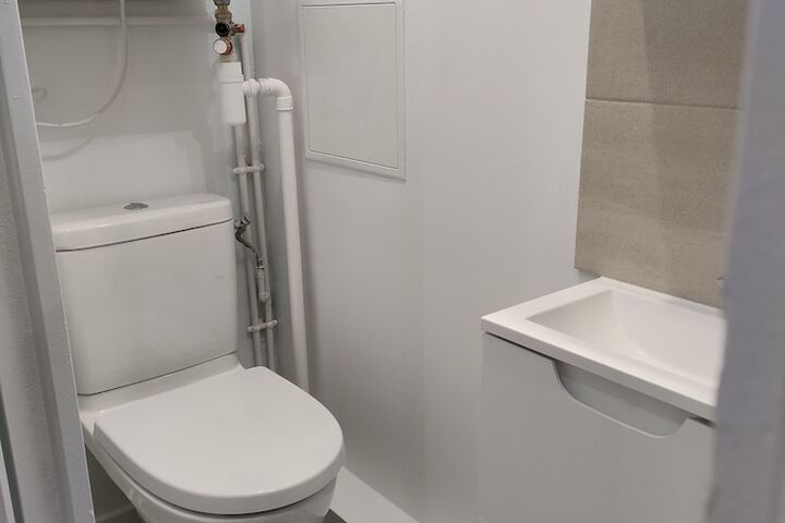Room 25 of 29