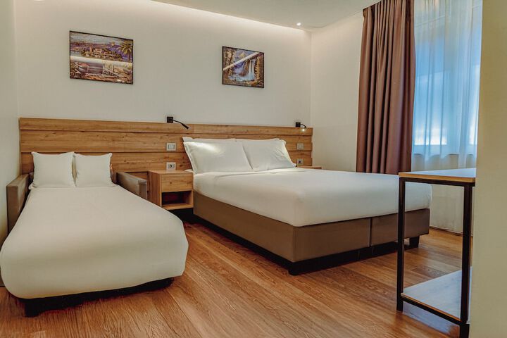 Room 19 of 47