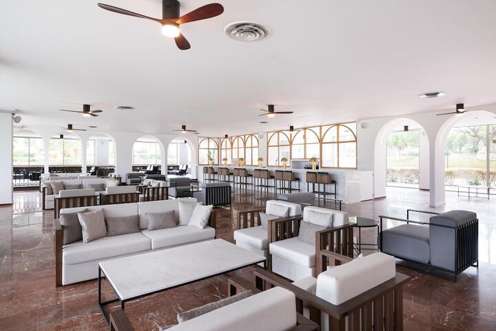 Guest Lobby