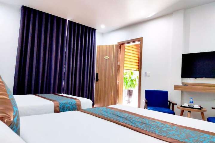 Room 13 of 29