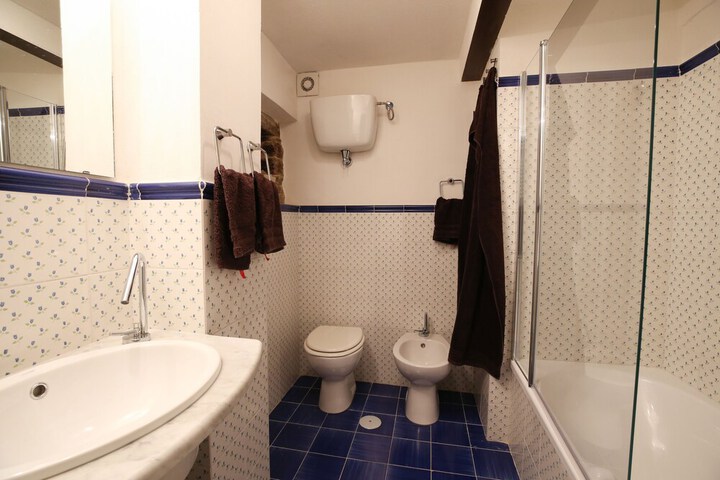 Room 14 of 66