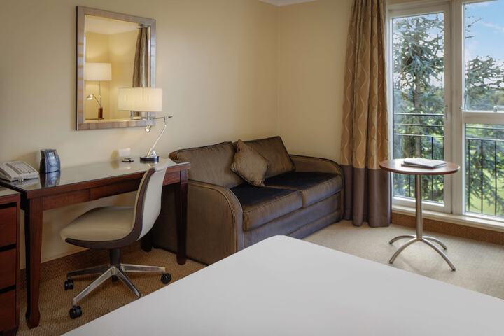 Room 35 of 204