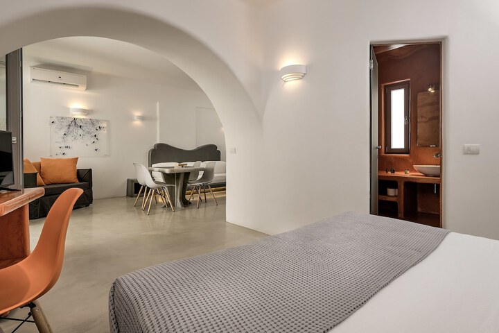 Room 26 of 230