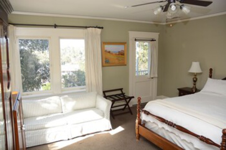 Room 124 of 252