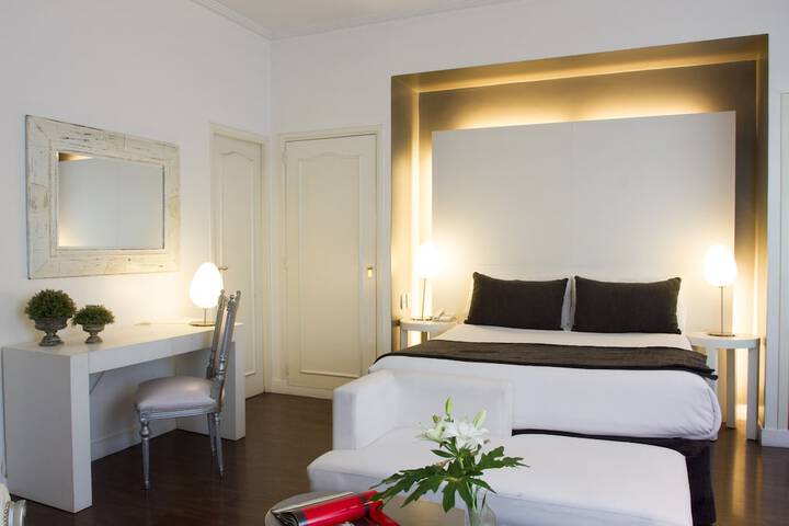 Room 17 of 38
