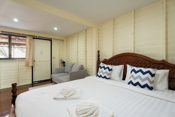 Room 21 of 53