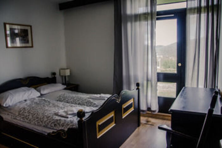 Room 21 of 46