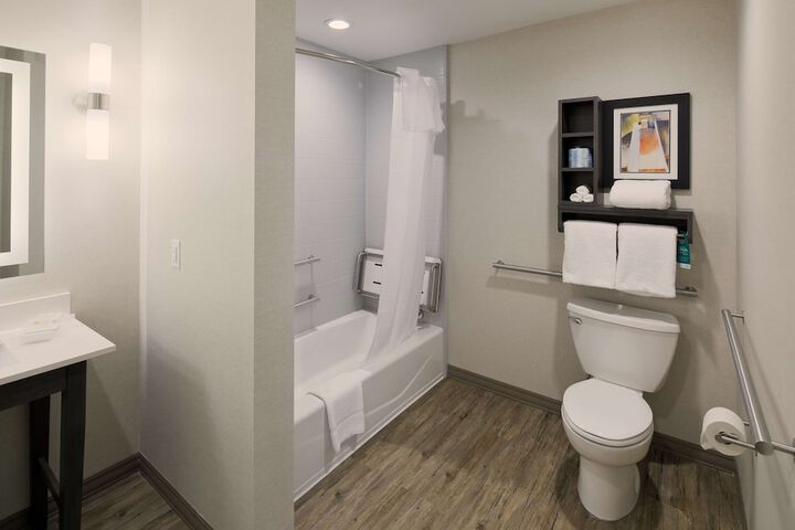 Room 18 of 25