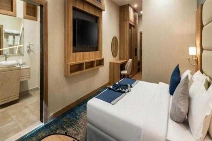 Room 12 of 44