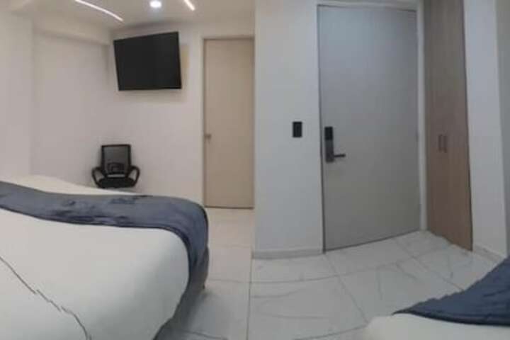 Room 5 of 34