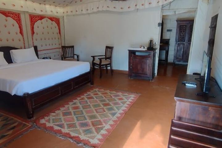 Room 5 of 30