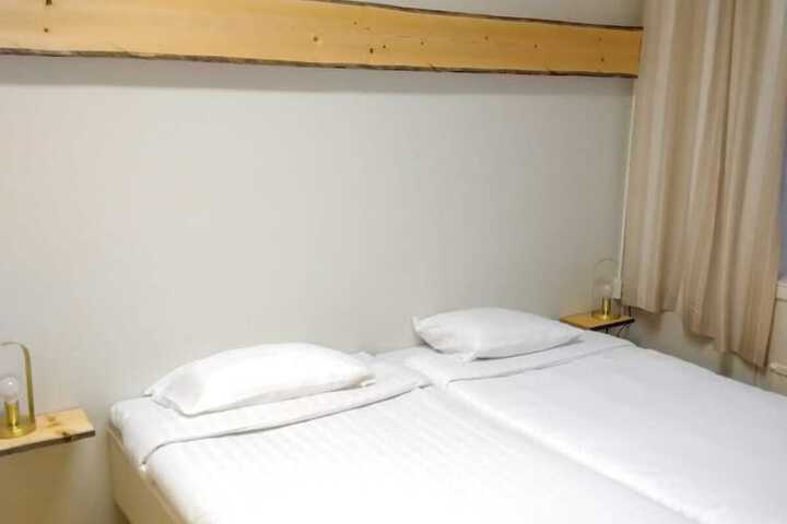Room 17 of 69