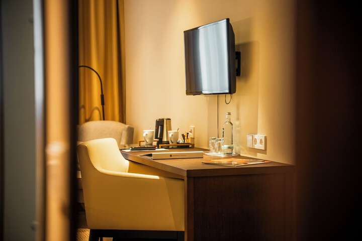 Room 28 of 131