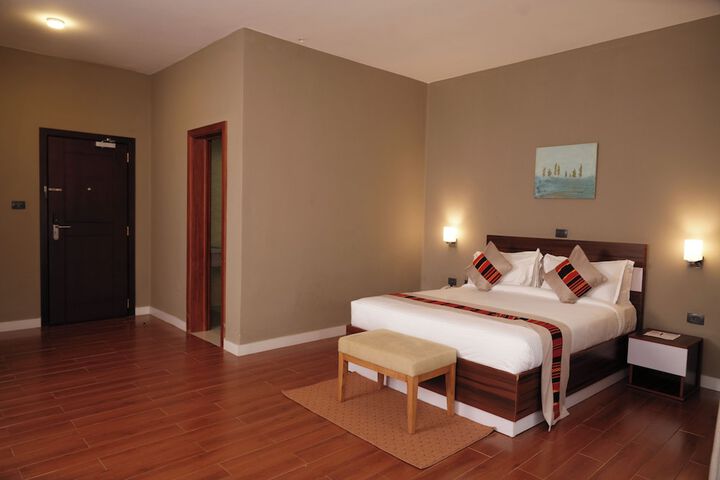 Room 28 of 63