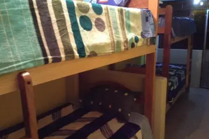 Room 5 of 11