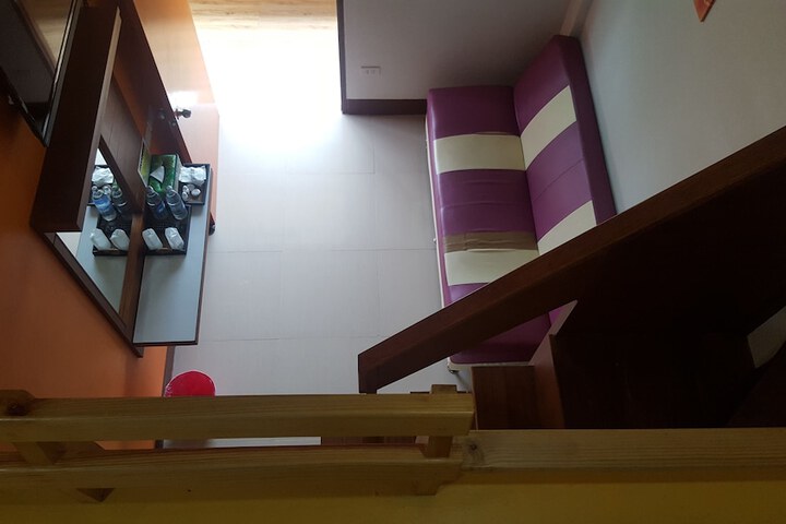 Room 13 of 92