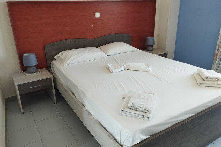 Room 12 of 37