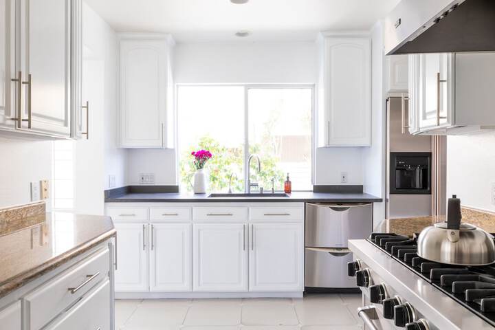 Image of BAY BREEZE BY AVANTSTAY BAYFRONT HOME W