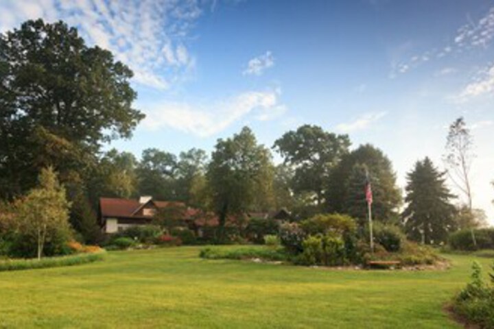 Hotel Exterior 11 of 18