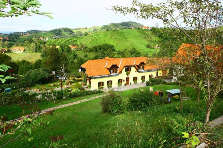 Weingut Schlafgut Genussgut Lorenz