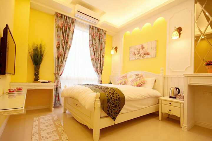 Room 16 of 25