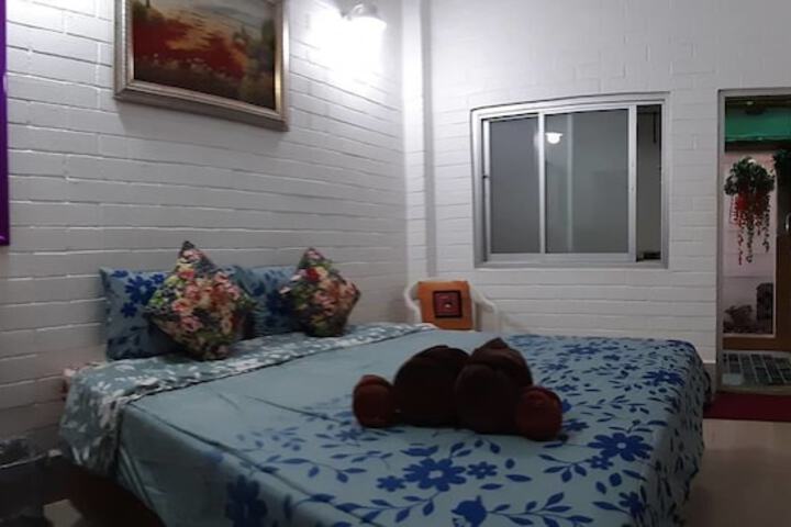 Room 40 of 150