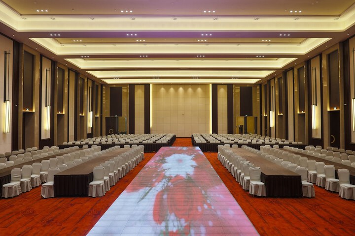 Ballroom/Hall 20 of 32