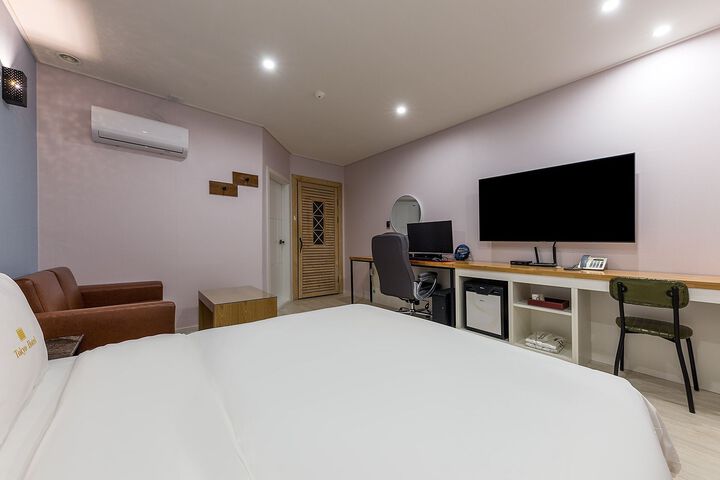Room 11 of 63