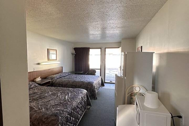 Room 13 of 83