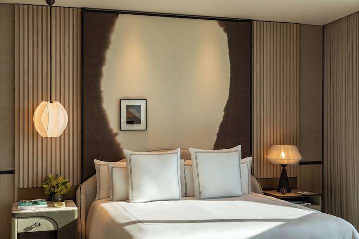 Room 35 of 208