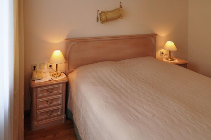 Room 5 of 49