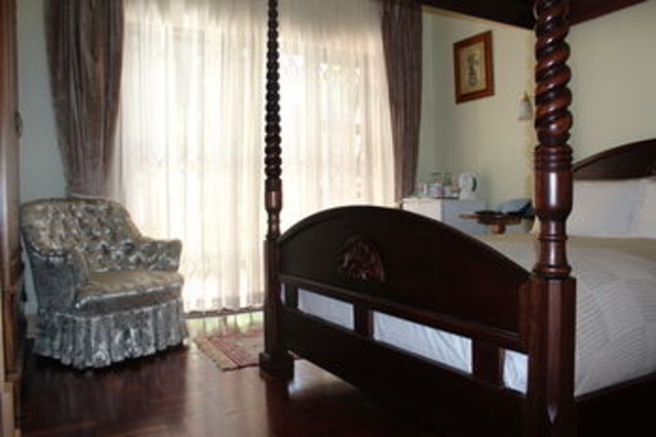 Room 7 of 13