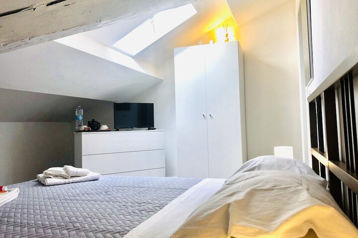 Room 5 of 32