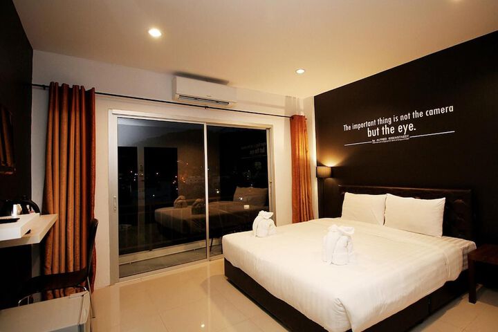 Room 25 of 48