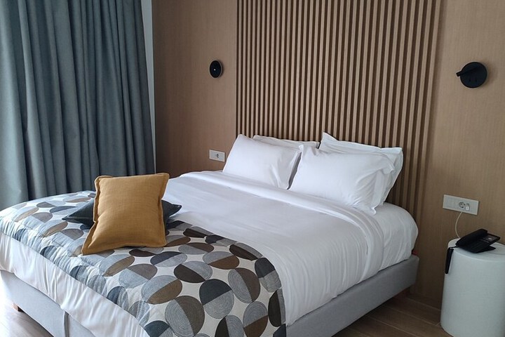 Room 28 of 50