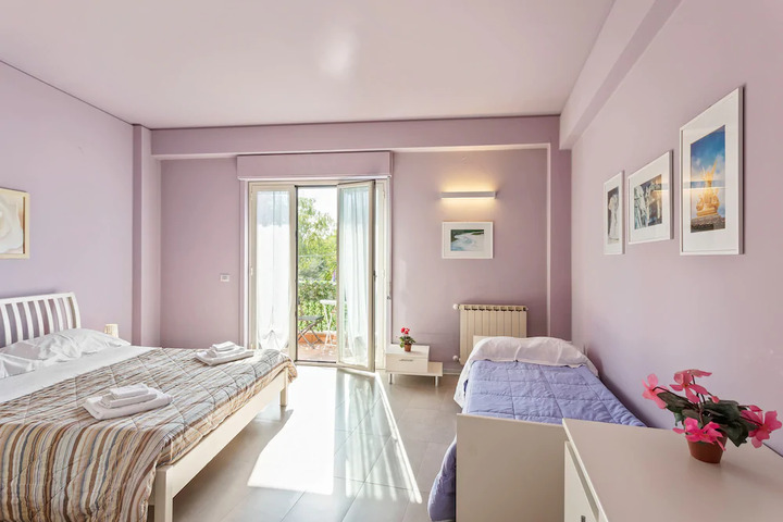 Room 2 of 9