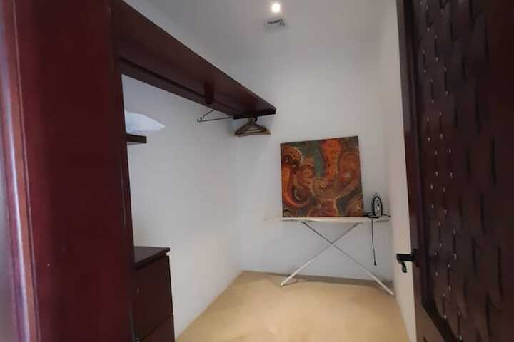 Room 7 of 171