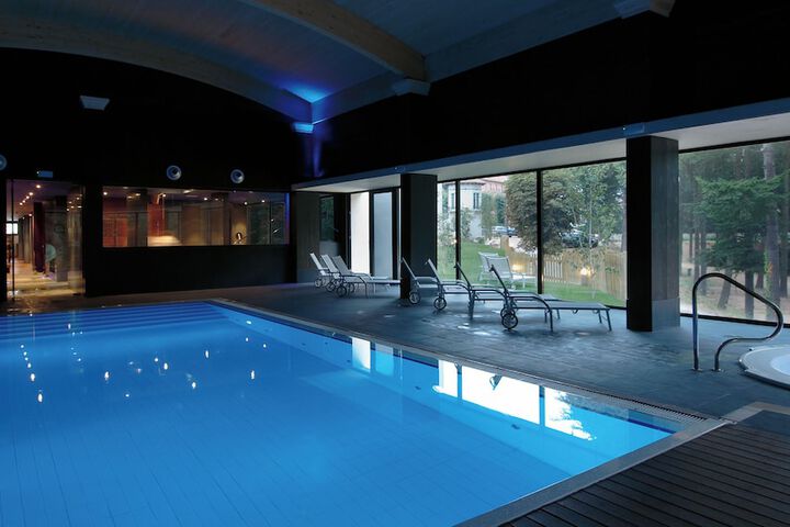 Pools & Facilities