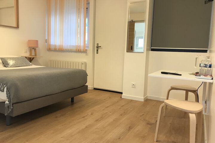 Room 7 of 10