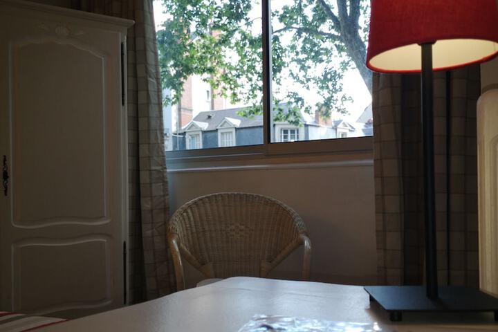 Room 11 of 41