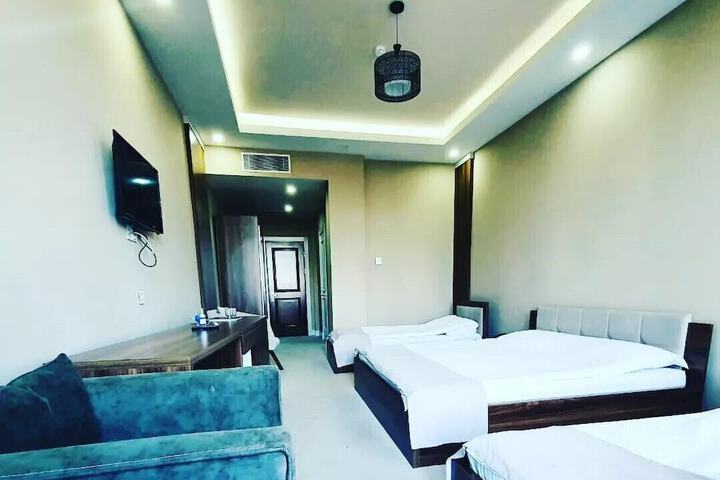 Room 7 of 27