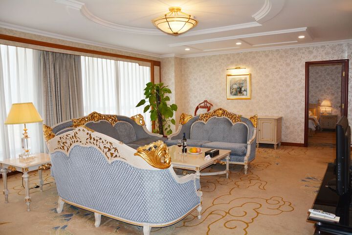 Room 14 of 121